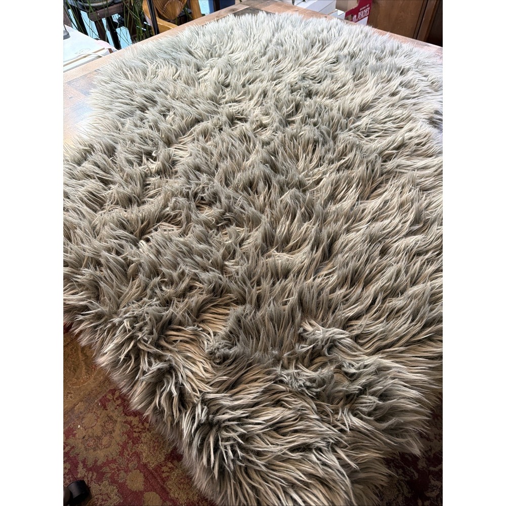 SAFAVIEH Faux Sheep Skin Rug 3x5' Grey Flokati Shag Plush Area Rug Animal Shaped